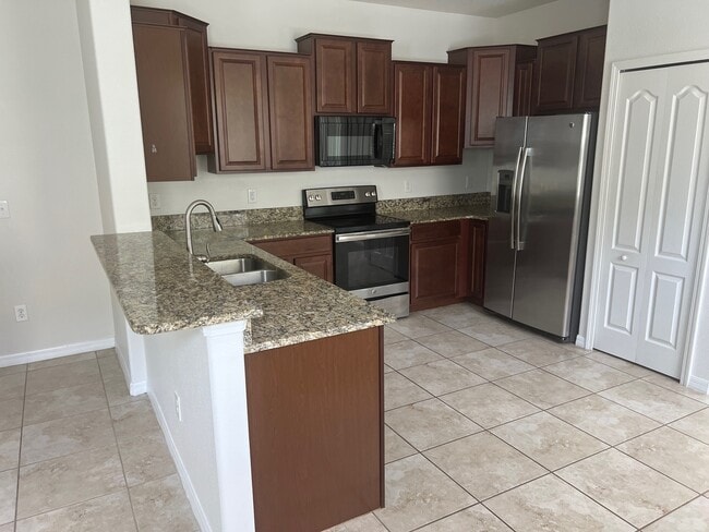 Building Photo - 2133 Golden Falcon Dr