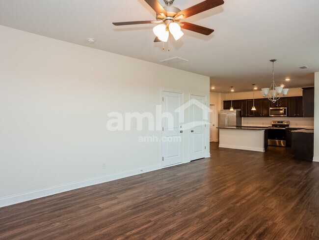 Foto del edificio - 144 Twin River Dr