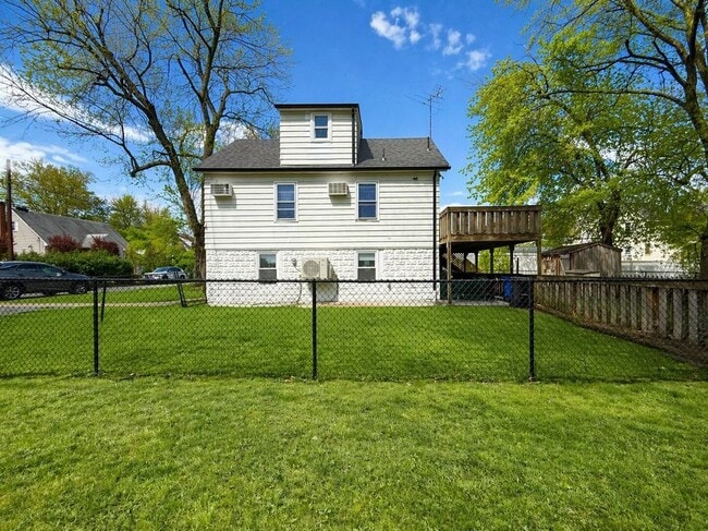 Foto del edificio - 161 Lincoln Ave