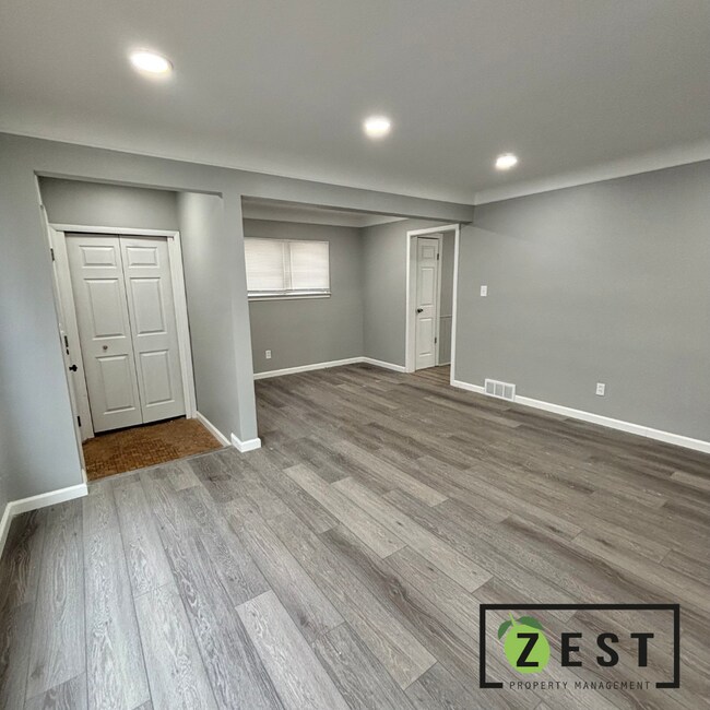 Building Photo - GORGEOUS 3 BD 1.5 BATH HOME!