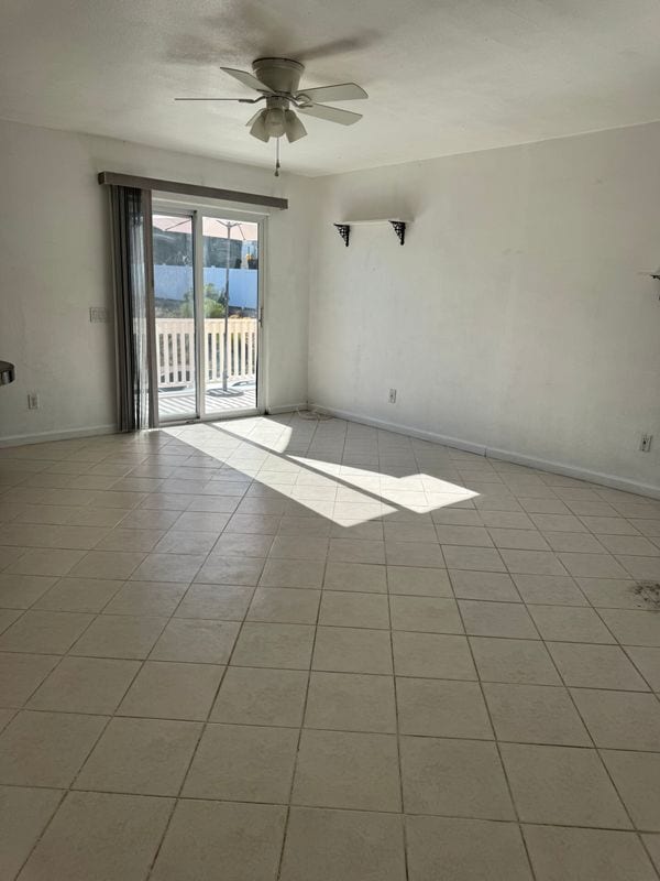 Building Photo - 1511 Maxwell Ln