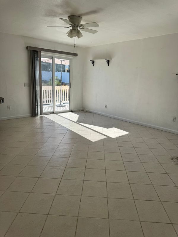 Foto del edificio - 1511 Maxwell Ln