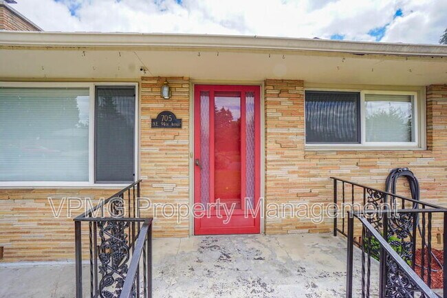 Foto del edificio - 705 NE 94th Ave