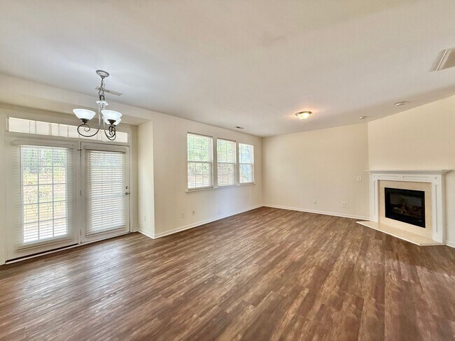 Foto del edificio - Charming 3BD, 2.5BA Raleigh Home Near Interstates, Shopping, Dining, and Downtown Raleigh