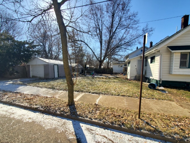 Photo - 601 Lathrop St (Lansing, MI) House