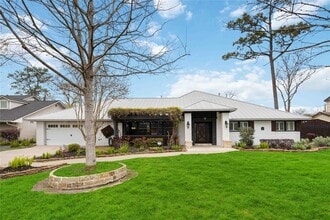 Building Photo - 4031 Fernwood Dr