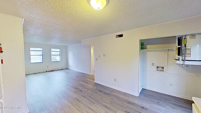 Building Photo - 216 Zack Cir