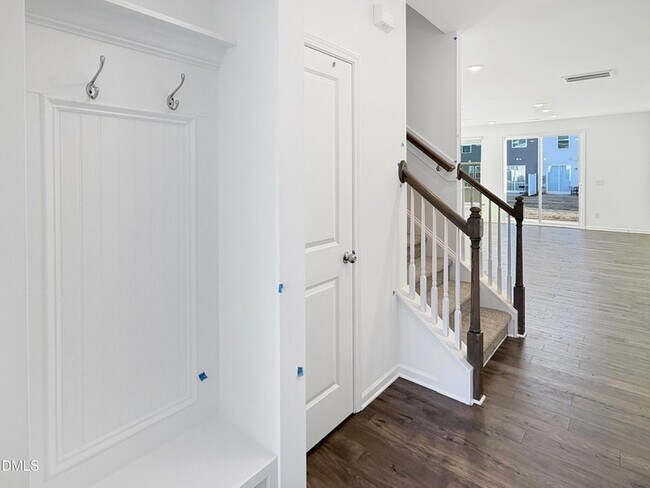 Foto del edificio - 135 Siebold St