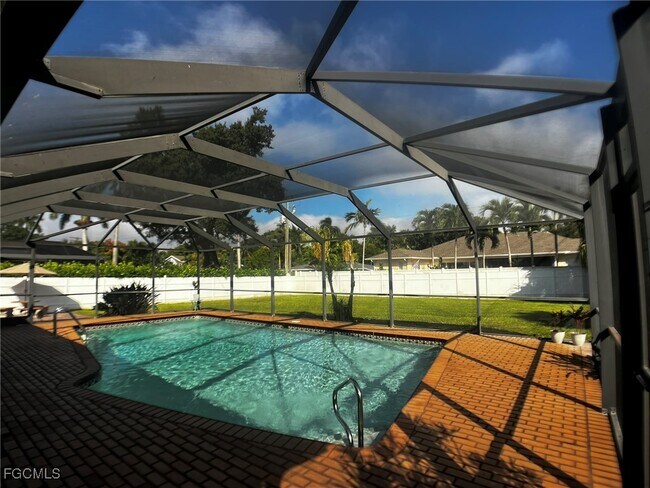 Foto del edificio - 1263 Caloosa Dr