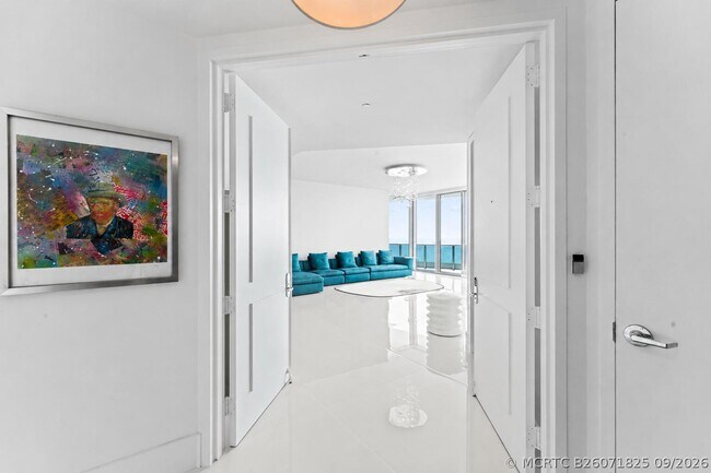Foto del edificio - 5959 Collins Ave