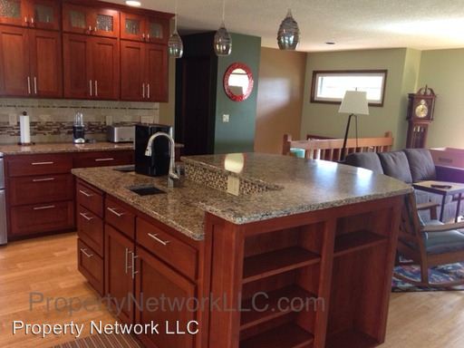 Foto del edificio - 2864 NE Linden Ave