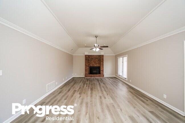 Building Photo - 6404 Evergreen Dr