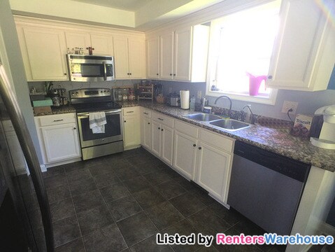 Foto del edificio - 3469 Bradfield Dr