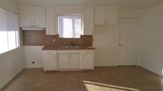 Building Photo - Alfreda Duplex