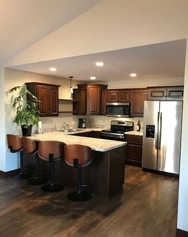 Foto del edificio - 866 Daisy Ln