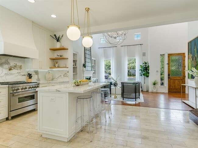 Foto del edificio - 809 Kinney Ave