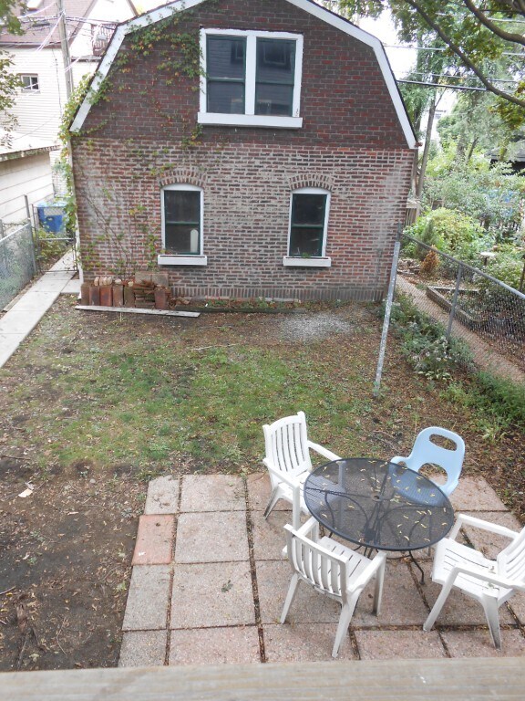 Foto del edificio - 5385 N Bowmanville Ave