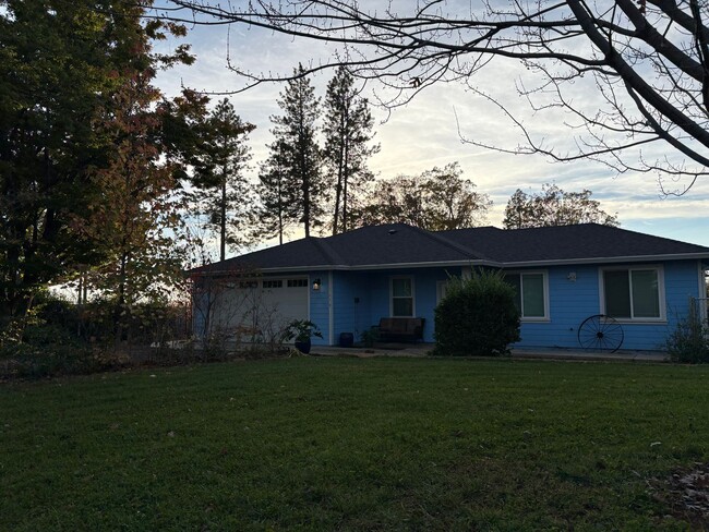 Foto del edificio - 5619 Cherry Ln