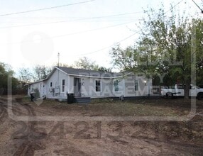 Building Photo - 711 W Avenue C