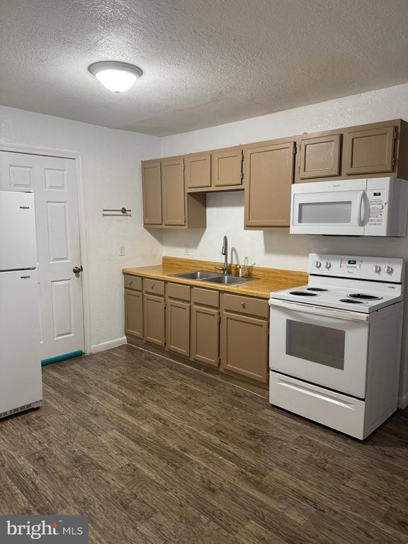 Building Photo - 1117 Beautiful St