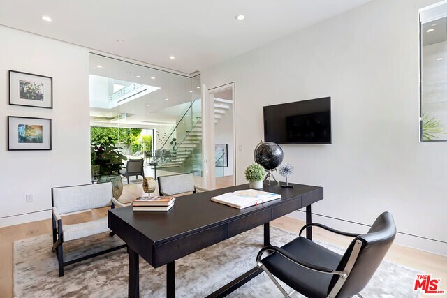Foto del edificio - 304 S McCarty Dr