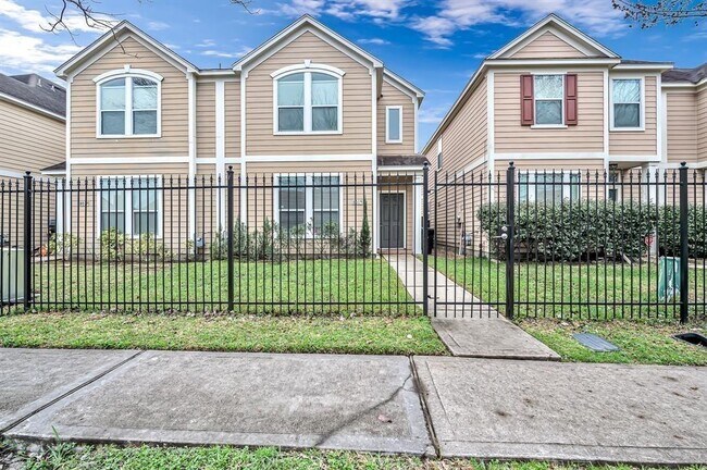 Foto del edificio - 8019 Ellinger Ln