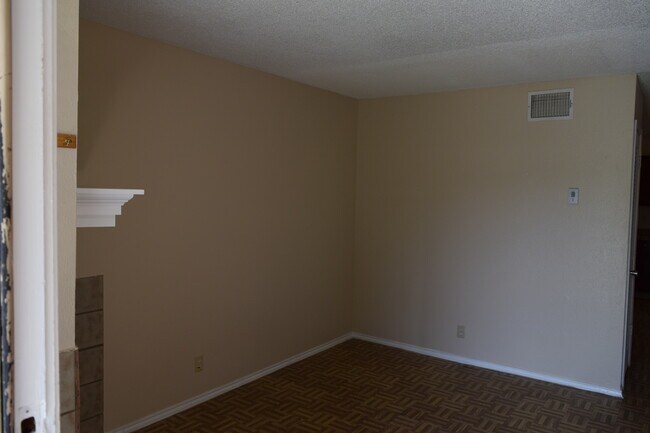 Foto del edificio - 10657 Starcrest Dr