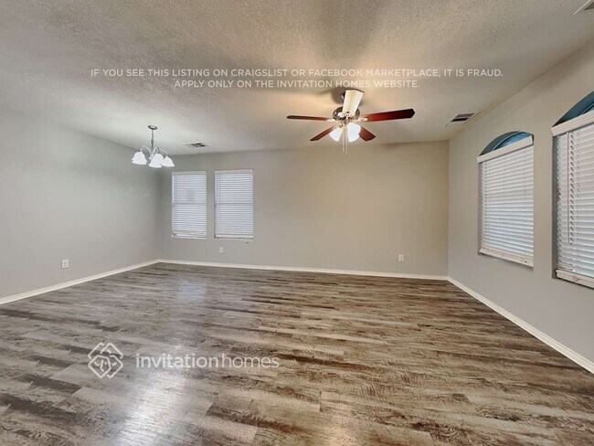 Foto del edificio - 7914 Modesto Dr