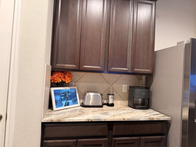 Foto del edificio - 6518 Castle Loch Ct