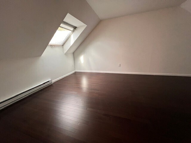 Foto del edificio - 65 Fall Brook St