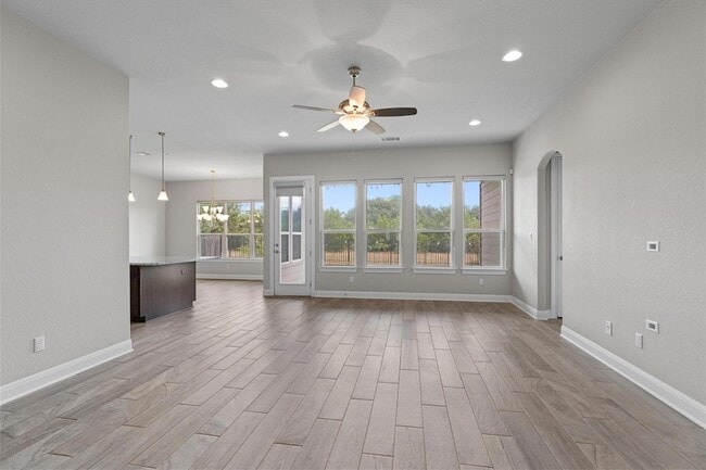 Building Photo - 4660 Katherine Dr