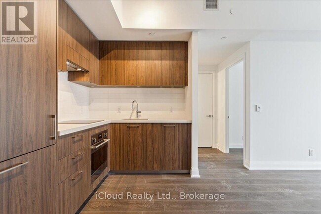 Building Photo - 33 Frederick Todd Wy