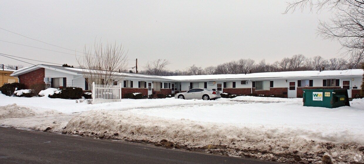 Building Photo - 464-474 Treeside Dr