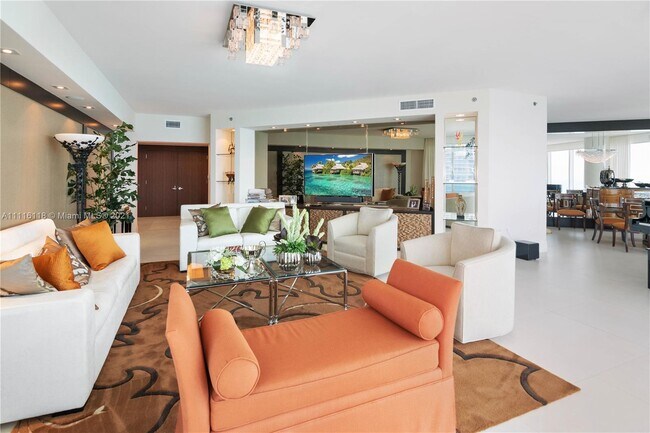 Building Photo - 2711 S Ocean Dr