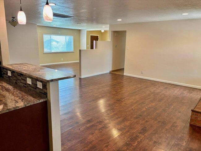 Building Photo - 12809 Hayley Ct NE