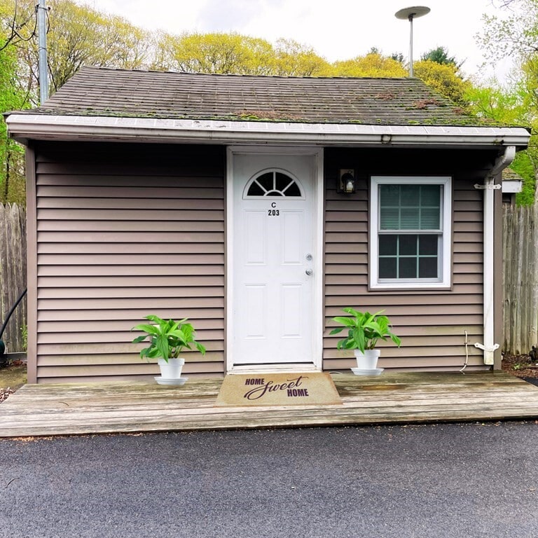 Primary Photo - 203 Boston Post Rd
