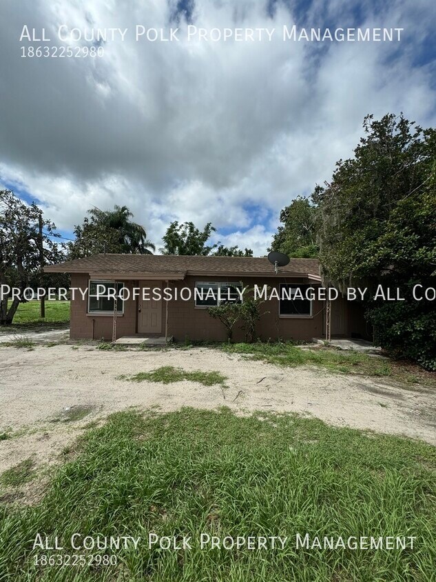 Foto principal - Cute Duplex in Fort Meade! 2 Bedroom