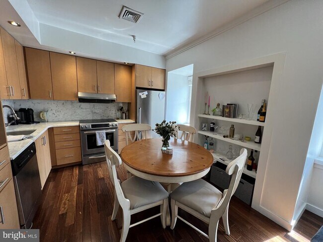 Foto del edificio - 258 S 18th St