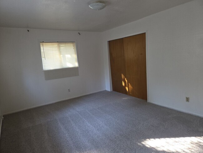 Foto del edificio - 1069 Sierra Blvd