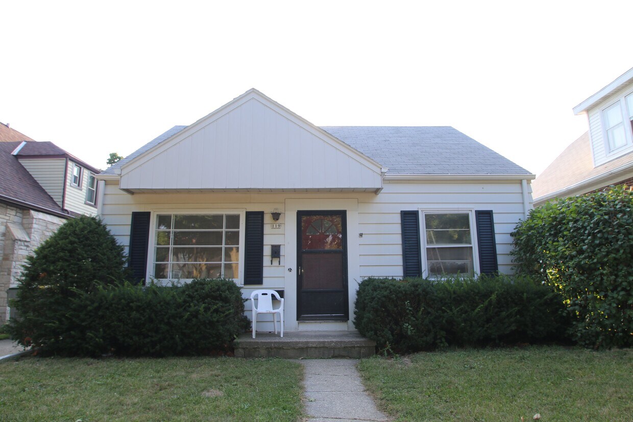 Primary Photo - 119 S 77th St