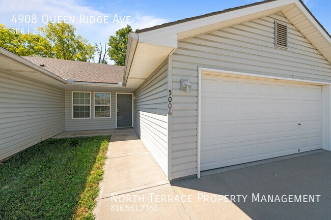 Building Photo - Spacious 3 Bed, 2 Bath Townhome