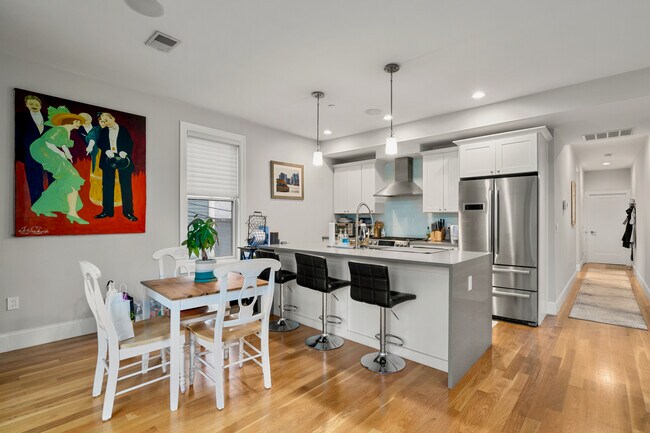 Foto del edificio - 275 Old Colony Ave