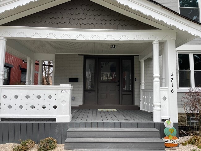 Building Photo - 2216 Burnet Ave