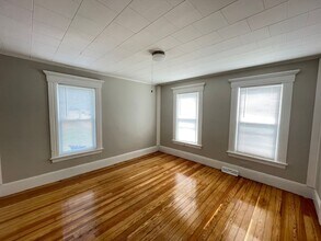 Building Photo - 336 Amherst St