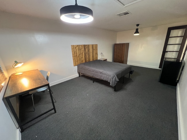 Foto del edificio - 4213 N Westview Dr
