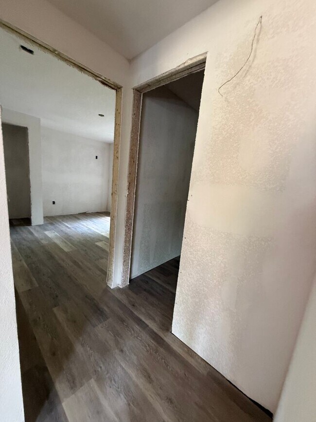 Building Photo - Newly Remodeled 2/1 with Large Backyard - MORE PICTURES COMING