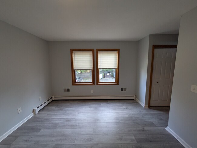 Building Photo - 998 Campbell Ave