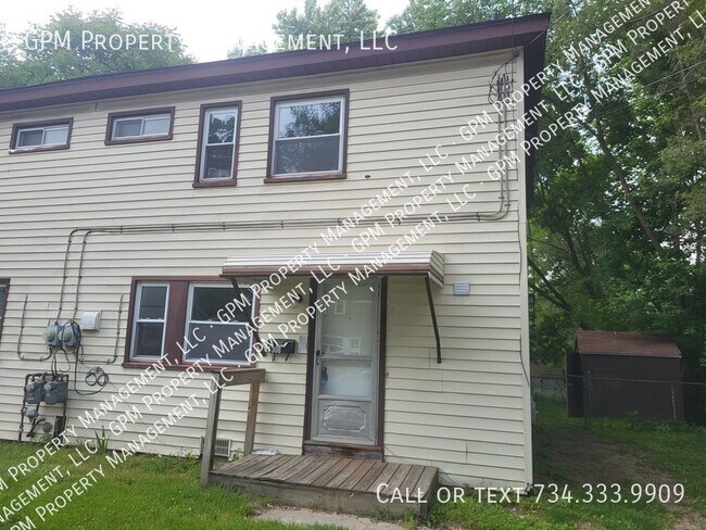 Building Photo - 2308 Deerfield Ct