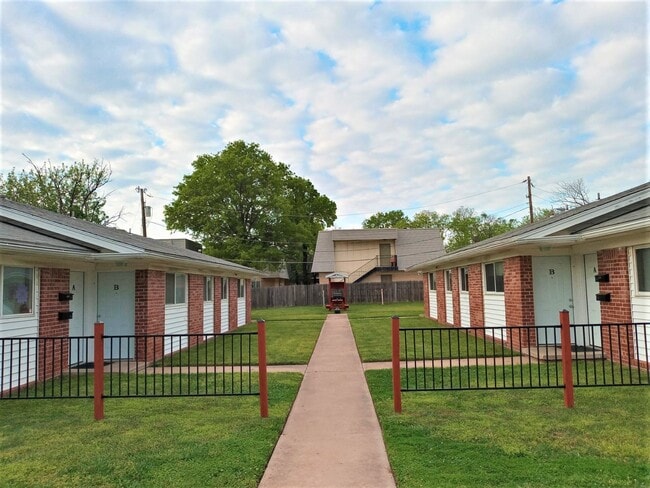 Building Photo - 9909 E 12th St