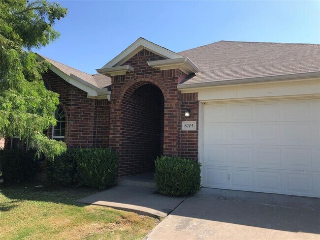 Building Photo - 8205 MacGregor Dr